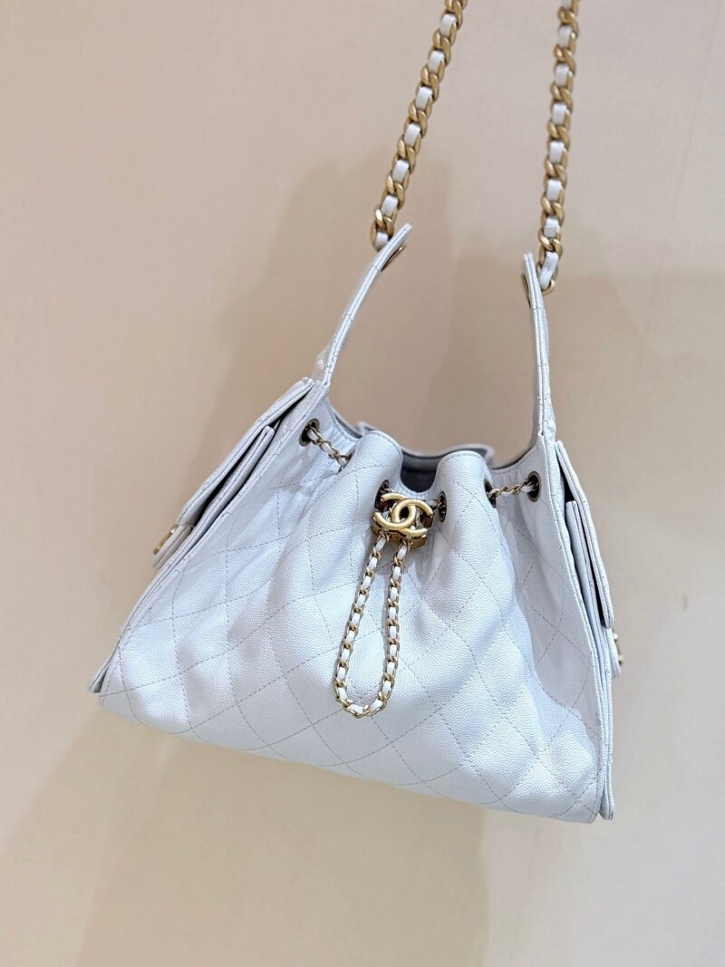 CHANEL 25 HANDBAG IN WHITE 30 GOLD HARDWARE