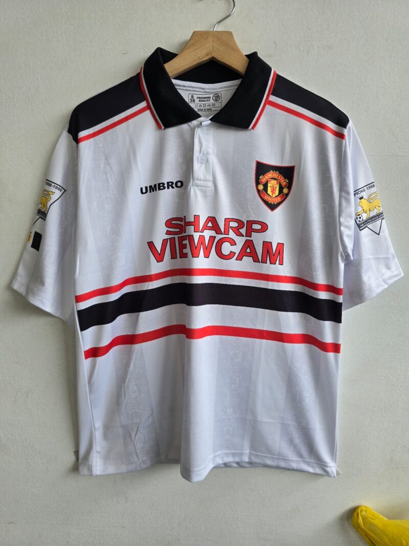 1997-98 Manchester United Five-Sleeve Jersey - David Beckham Edition