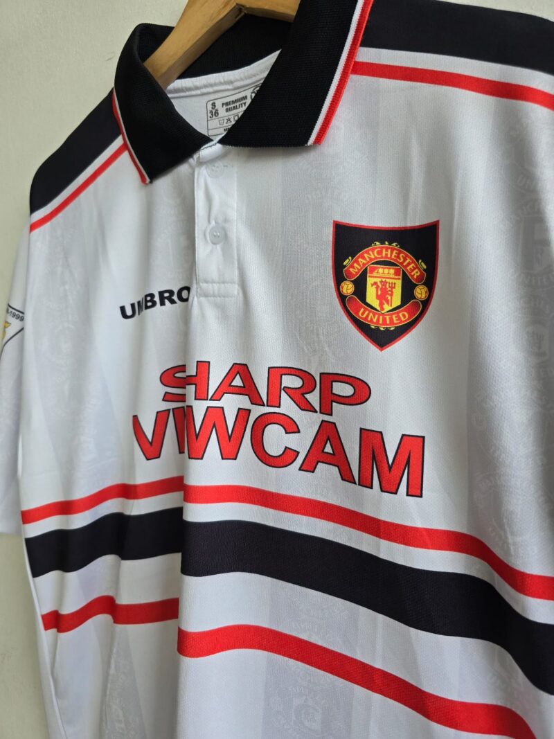 1997-98 Manchester United Five-Sleeve Jersey - David Beckham Edition