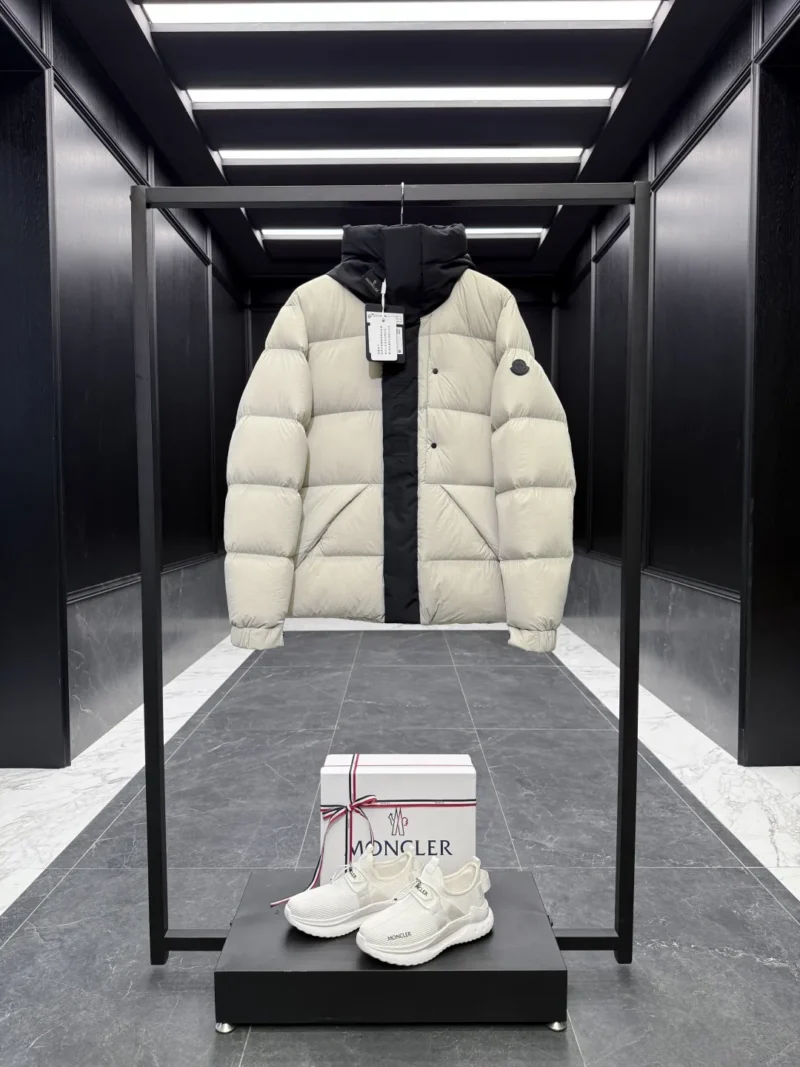 Replica Moncler Madeira Black Short Down Jacket Reps - RepLuxe