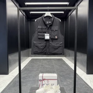 Replica Moncler Grenoble Tongass Vest Black Outdoor Reps - RepLuxe