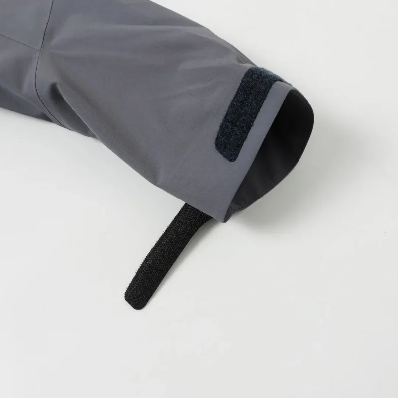 Replica Arcteryx Alpha SV Jacket Black Green Regular Reps - RepLuxe