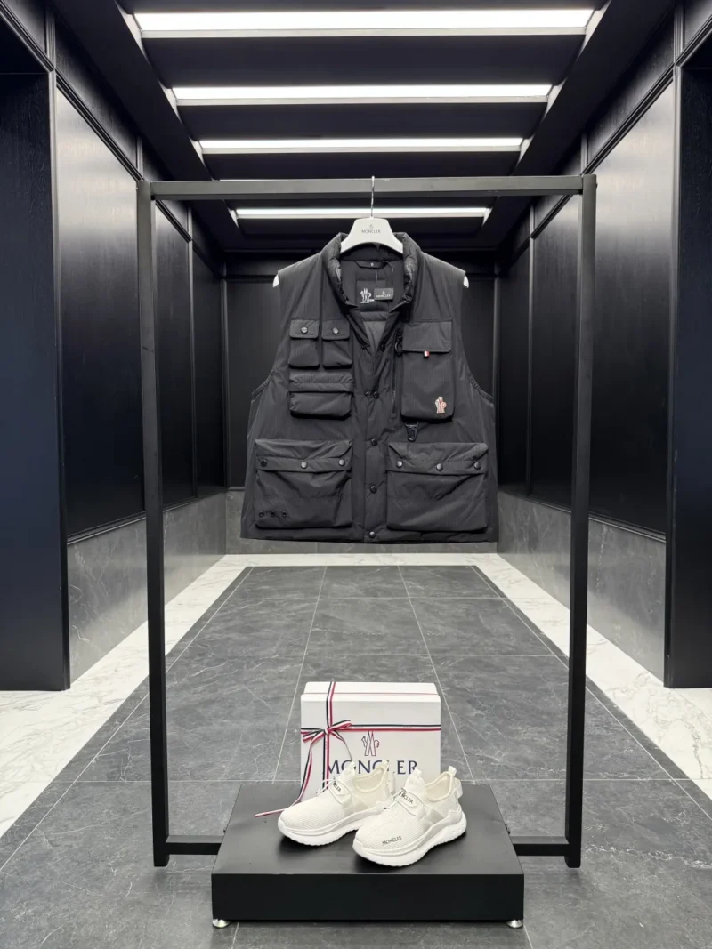 Replica Moncler Grenoble Tongass Vest Black Outdoor Reps - RepLuxe