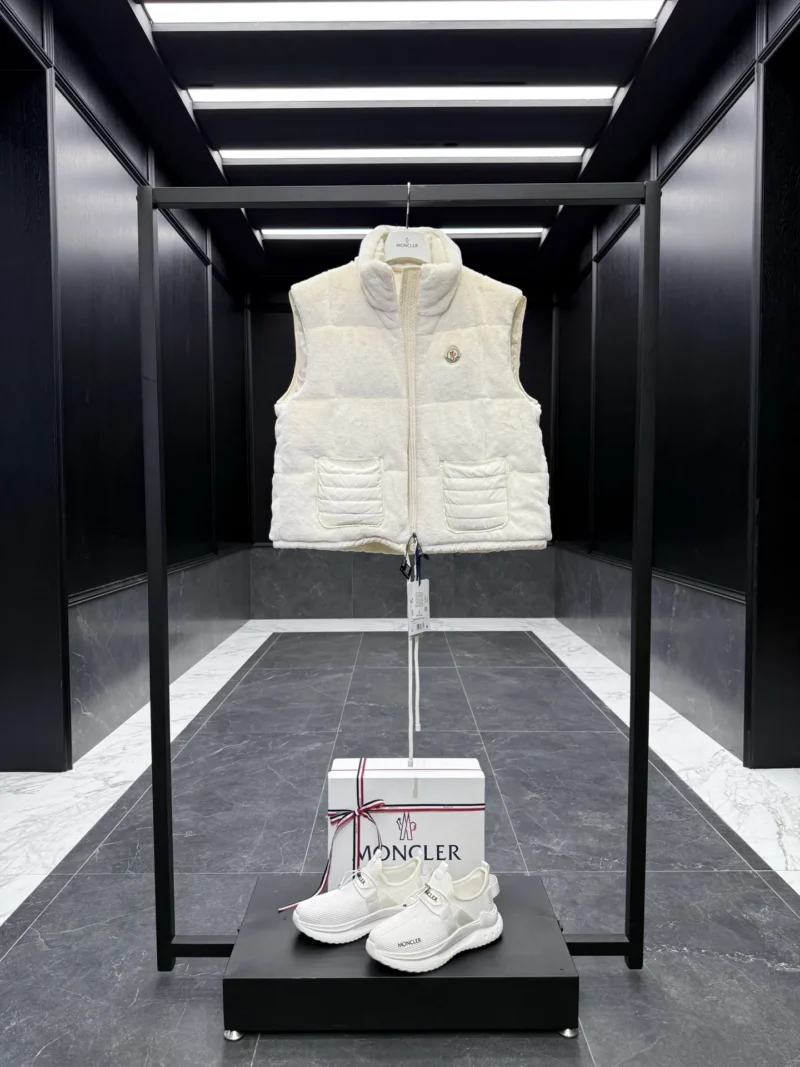 Replica Moncler Arques Womens Vest White Teddy Fleece Reps - RepLuxe