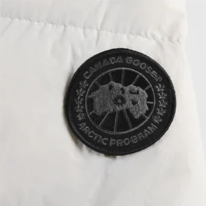 Replica Canada Goose HyBridge Down Parka White Coat Reps - RepLuxe