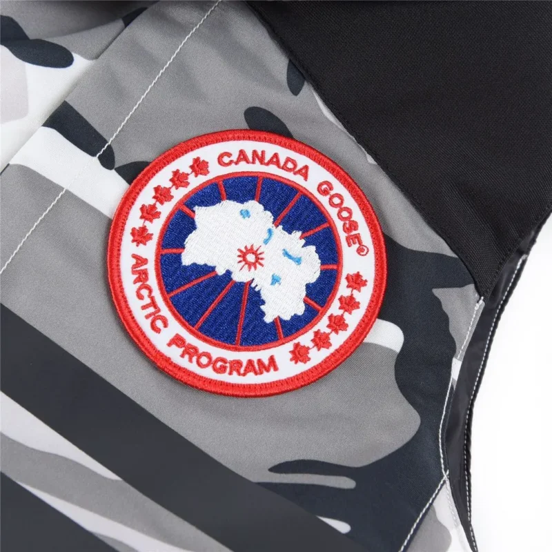 Replica Canada Goose Duncan 4157M Camo Vest White Reps - RepLuxe
