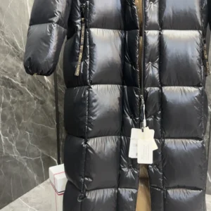 Replica Moncler Parnaiba Long Down Jacket Black Reps - RepLuxe