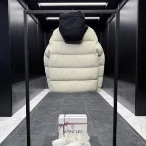 Replica Moncler Madeira Black Short Down Jacket Reps - RepLuxe